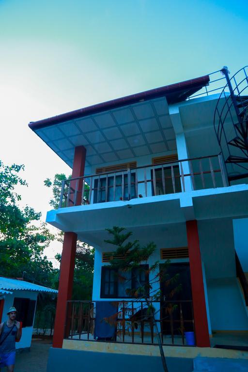 Autumn Moon Beach Cabanas Tangalle Exterior photo