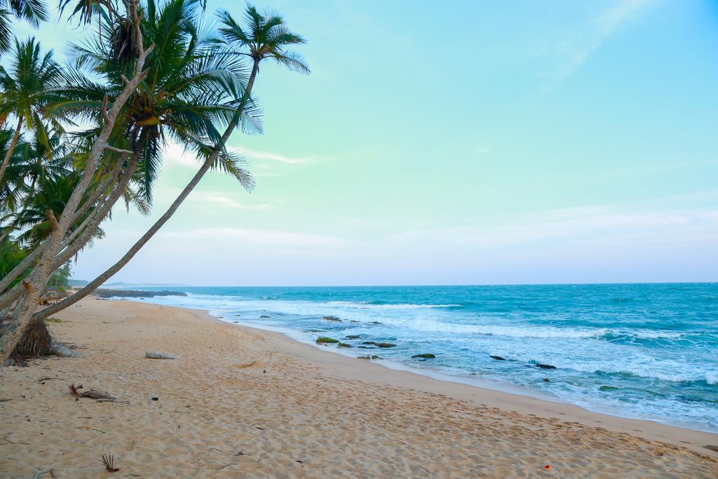 Autumn Moon Beach Cabanas Tangalle Exterior photo